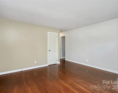 2244 English Drive - Photo Thumbnail 4