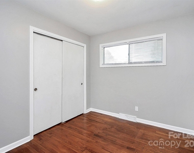 2244 English Drive - Photo Thumbnail 22