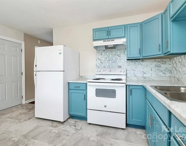 2244 English Drive - Photo Thumbnail 11
