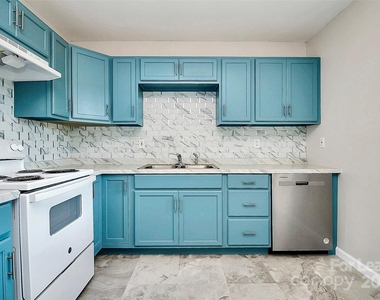 2244 English Drive - Photo Thumbnail 8