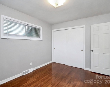 2244 English Drive - Photo Thumbnail 17
