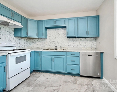 2244 English Drive - Photo Thumbnail 7
