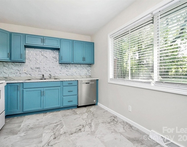 2244 English Drive - Photo Thumbnail 5