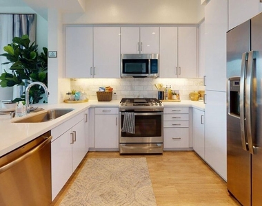 2929 Pennsylvania Avenue - Photo Thumbnail 2