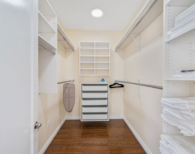 715 N Kilkea Drive - Photo Thumbnail 20