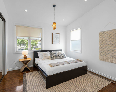 715 N Kilkea Drive - Photo Thumbnail 12