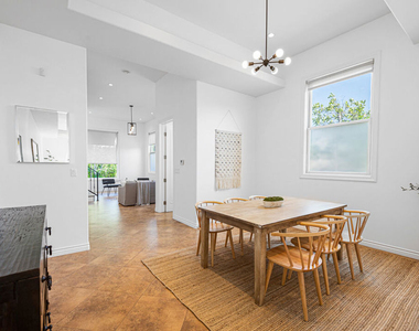715 N Kilkea Drive - Photo Thumbnail 6
