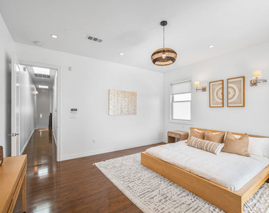 715 N Kilkea Drive - Photo Thumbnail 18