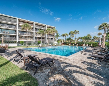 4141 Ocean Drive - Photo Thumbnail 30