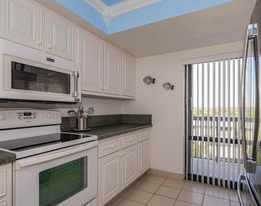 4141 Ocean Drive - Photo Thumbnail 8