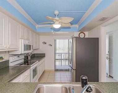 4141 Ocean Drive - Photo Thumbnail 6