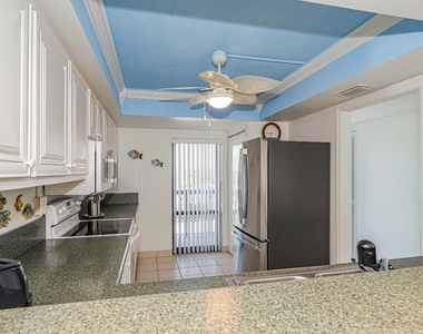 4141 Ocean Drive - Photo Thumbnail 7