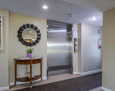 4141 Ocean Drive - Photo Thumbnail 2
