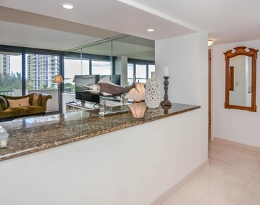 4200 N Ocean Drive - Photo Thumbnail 2