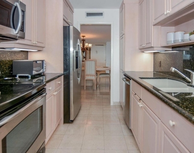 4200 N Ocean Drive - Photo Thumbnail 11