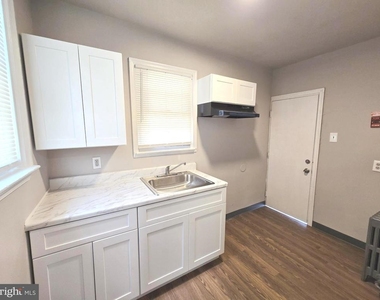 5717 N Park Avenue - Photo Thumbnail 9