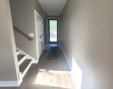 154 Oak Street - Photo Thumbnail 9
