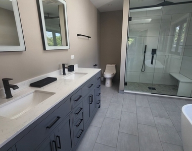 154 Oak Street - Photo Thumbnail 8