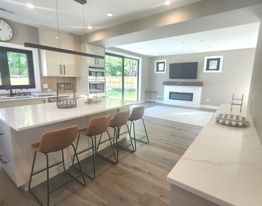 154 Oak Street - Photo Thumbnail 1