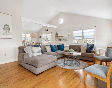 131 Franklin - Photo Thumbnail 18