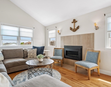 131 Franklin - Photo Thumbnail 17