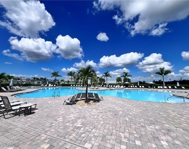 14251 Heritage Landing Boulevard - Photo Thumbnail 27