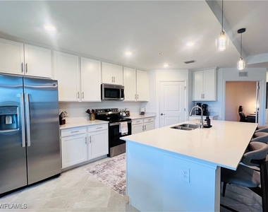 14251 Heritage Landing Boulevard - Photo Thumbnail 9