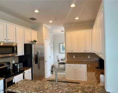 9498 Napoli Lane - Photo Thumbnail 13