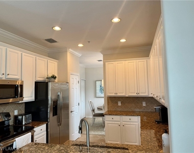 9498 Napoli Lane - Photo Thumbnail 14