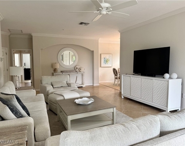 9498 Napoli Lane - Photo Thumbnail 11