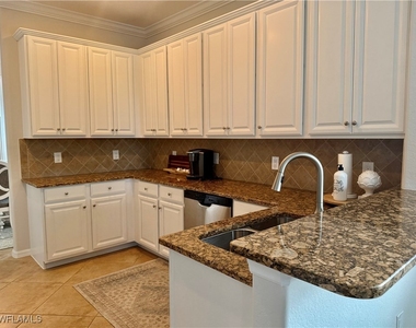 9498 Napoli Lane - Photo Thumbnail 12