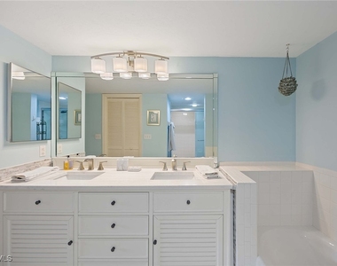 4251 Lake Forest Drive - Photo Thumbnail 20