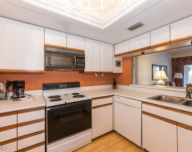 4251 Lake Forest Drive - Photo Thumbnail 5