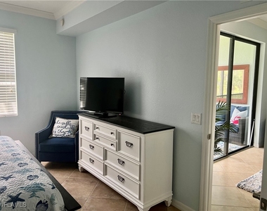 9715 Acqua Court - Photo Thumbnail 18