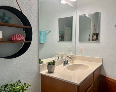 9715 Acqua Court - Photo Thumbnail 23
