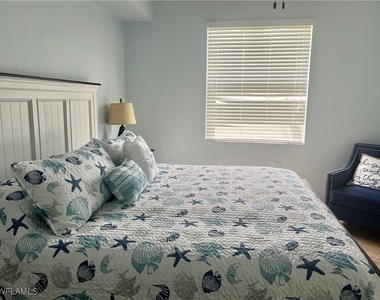 9715 Acqua Court - Photo Thumbnail 17