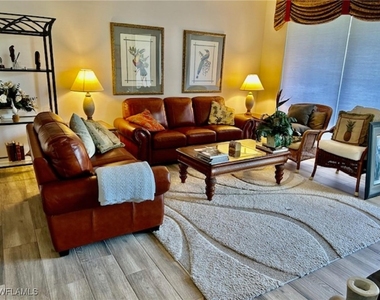 8225 Danbury Boulevard E - Photo Thumbnail 4