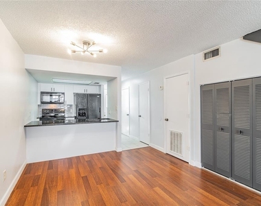 4907 W Mcelroy-a Avenue - Photo Thumbnail 3