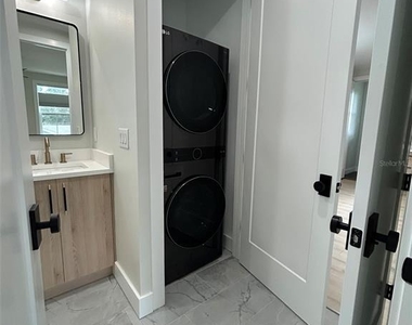 468 44th Avenue N - Photo Thumbnail 7