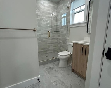 468 44th Avenue N - Photo Thumbnail 5