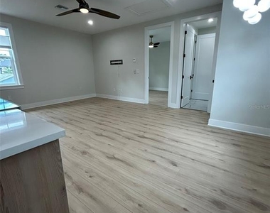 468 44th Avenue N - Photo Thumbnail 1