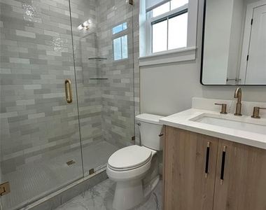 468 44th Avenue N - Photo Thumbnail 6