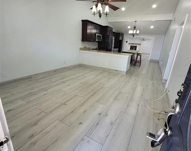 8320 Woodlake Place - Photo Thumbnail 14