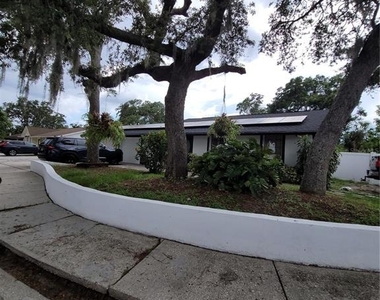 8320 Woodlake Place - Photo Thumbnail 43