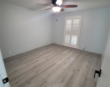 8320 Woodlake Place - Photo Thumbnail 35