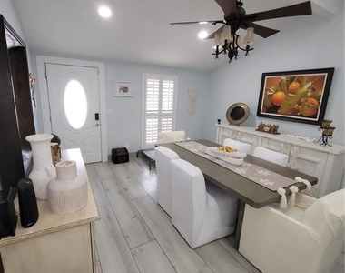 8320 Woodlake Place - Photo Thumbnail 3
