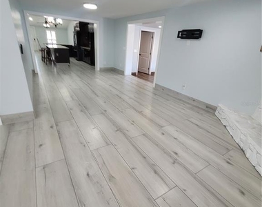 8320 Woodlake Place - Photo Thumbnail 17