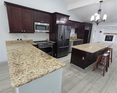 8320 Woodlake Place - Photo Thumbnail 19