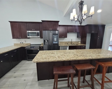8320 Woodlake Place - Photo Thumbnail 22