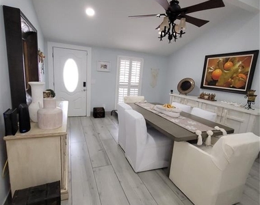 8320 Woodlake Place - Photo Thumbnail 11